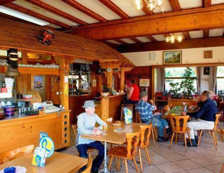 Hotel-Buffet De La Gare ชาโต-เด ภายนอก รูปภาพ